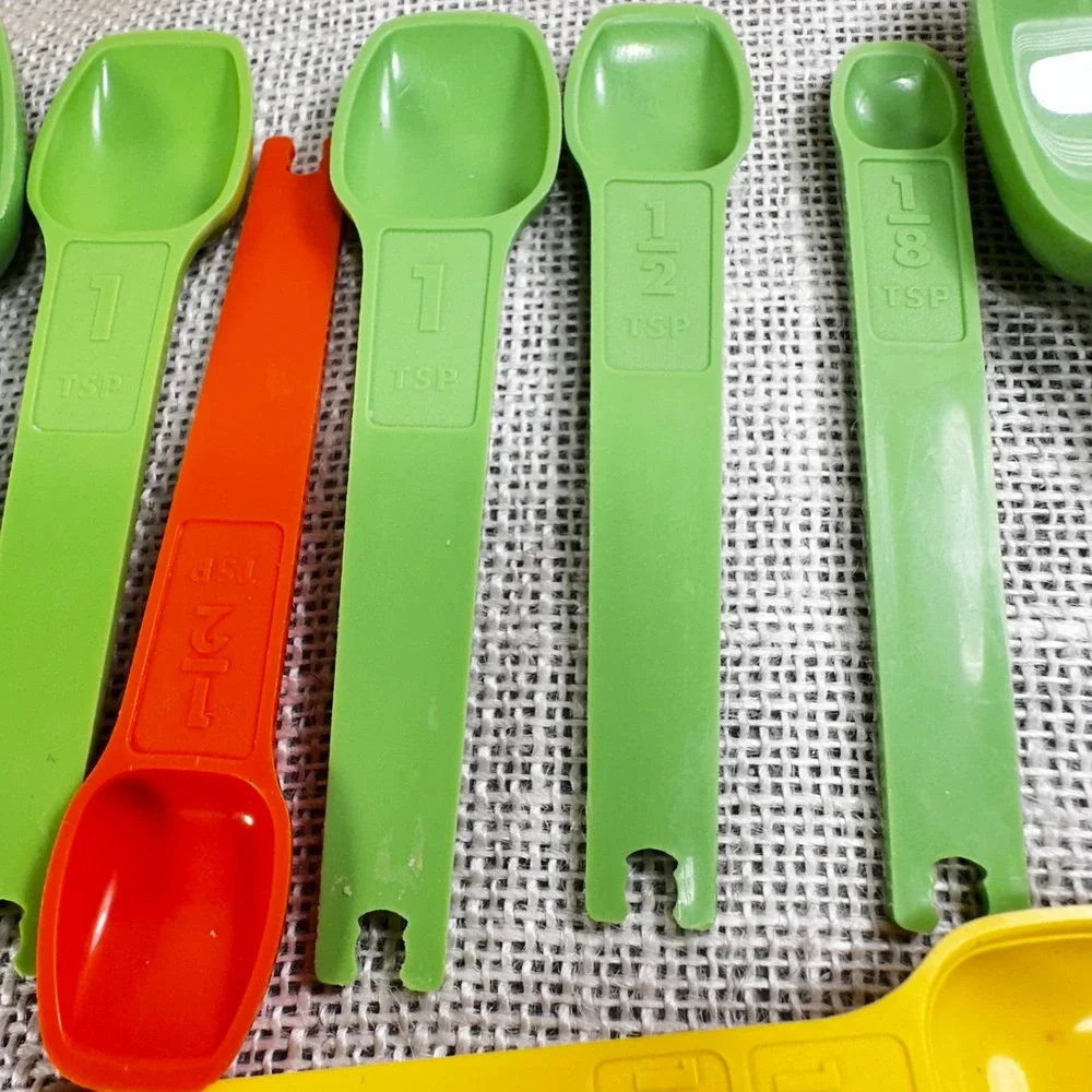Tupperware Measuring Spoons Spatula Citrus Peeler Lot Green Yellow Orange Vtg